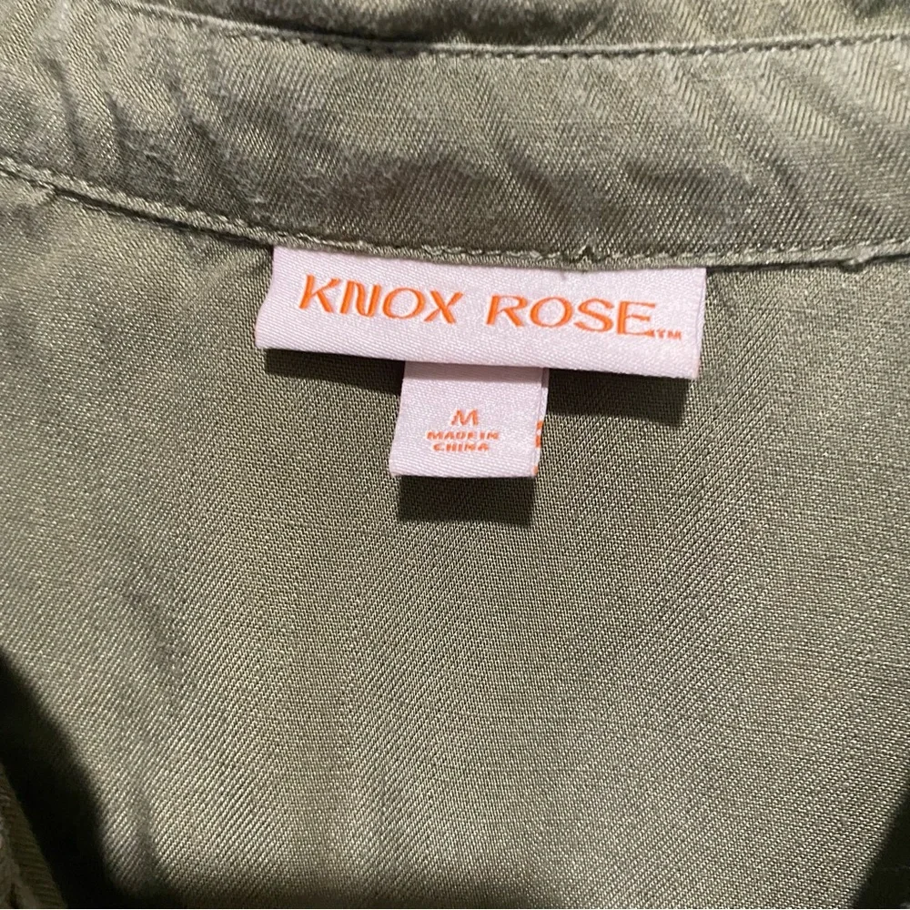 Knox Rose Women's Green V-Neck Collared Button Down Long‎ Sleeve Top Size M